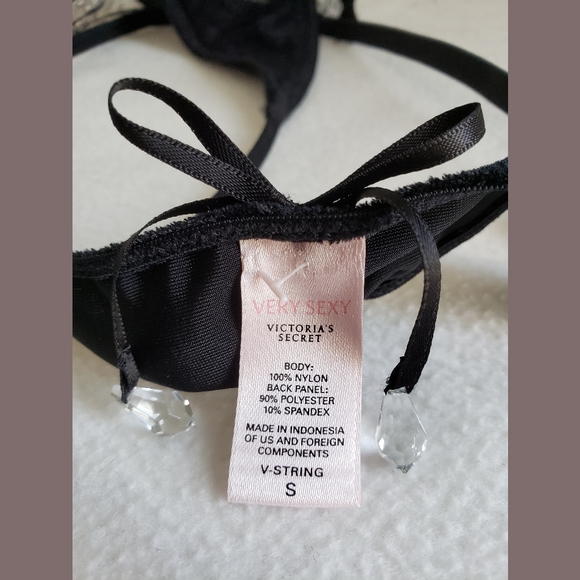 Victoria's Secret Thong Panty - Picture 5 of 6